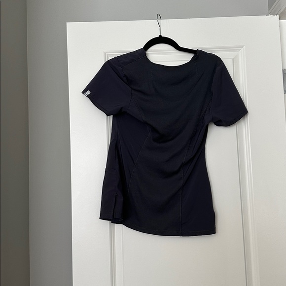 Cherokee Infinity Scrub top - Picture 2 of 2